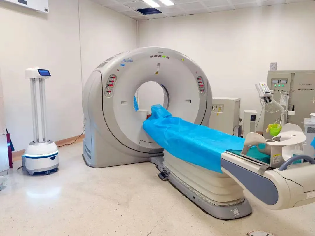 El robot de servei que ha estat destruït pel capital i els Jocs Olímpics d'hi...